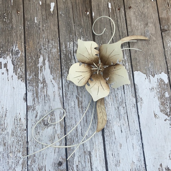 Metal Flower | Cream colour | Indoor/ outdoor - Picture 1 of 1
